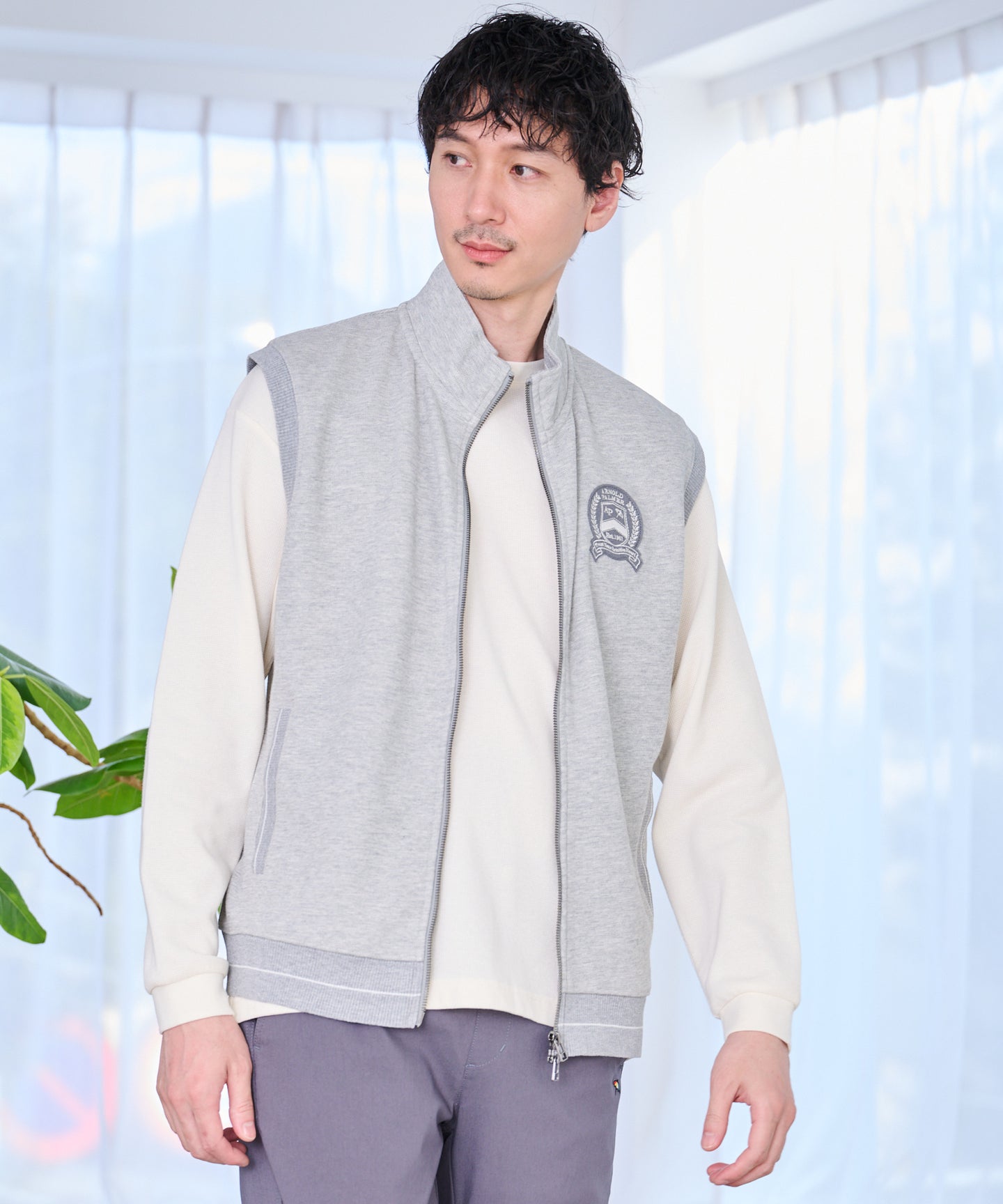 Arnold Palmer サカリバ スタンドフルジップベスト